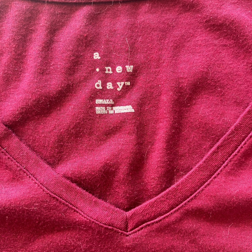 Basic V neck - Picture 2 of 2